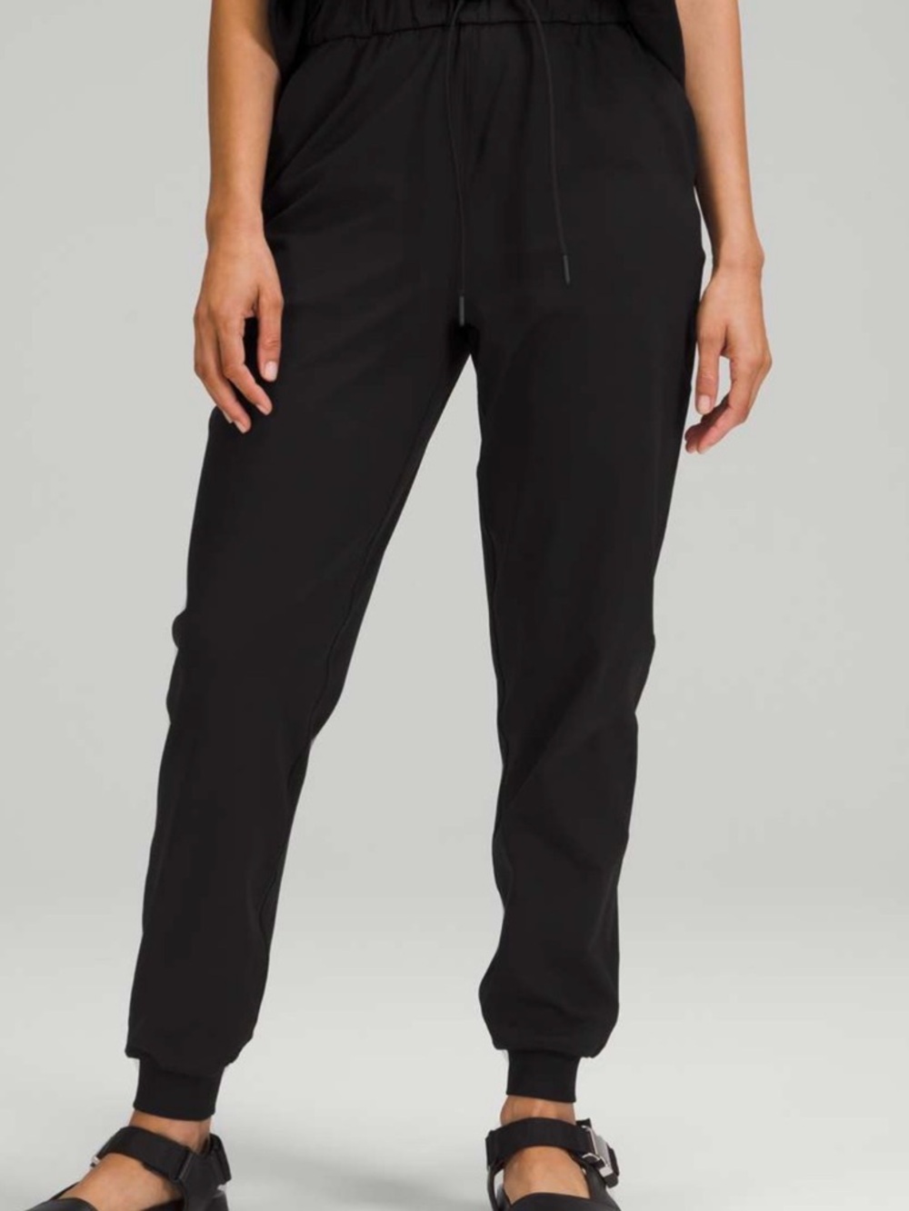 Lululemon Stretch High-Rise Jogger
Black full length size 8